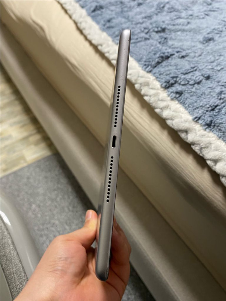 아이패드 6세대 128기가 스페이스그레이 이미지