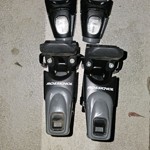 ROSSIGNOL 스키 바인딩 과 라씨엘로 블랙 스타 패턴 스키 헬멧 M사이즈 이미지