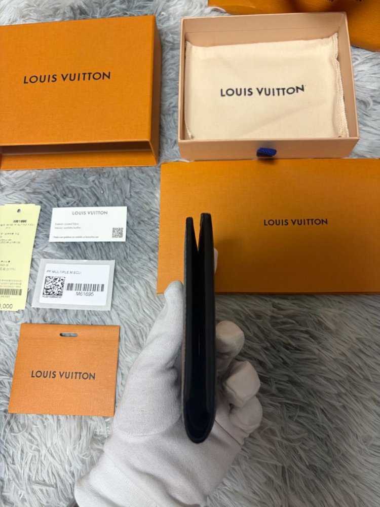 [새상품급/풀구성]루이비통 모노그램 이클립스 반지갑 이미지