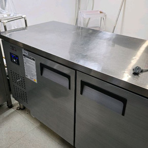 올스텐 1500 테이블 냉장냉동고 직냉식 유니크 이미지