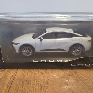 [미개봉] 1/30 스케일 토요타 크라운 크로스오버 다이캐스트 모형 (TOYOTA CROWN CROSSOVER) 이미지