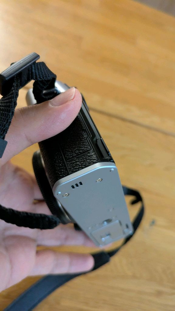 후지필름 X-E4 실버 + 27mm 번들렌즈 이미지