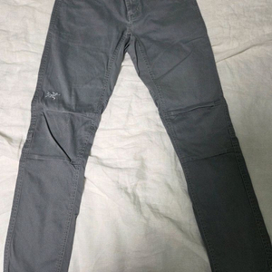 아크테릭스 여성 등산바지 이미지