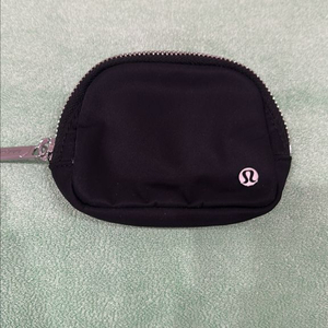 룰루레몬 동전지갑 파우치 이미지