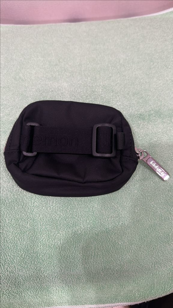 룰루레몬 동전지갑 파우치 이미지