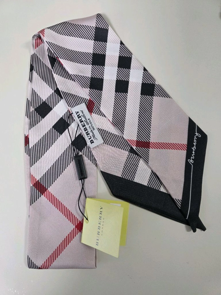 디올 방도 스카프 이미지