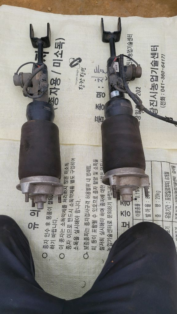 체어맨w 후미에어쇼바 운전석 판매 이미지