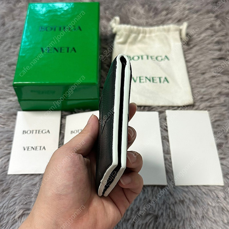 [풀구성] 보테가베네타 맥시 플랩 투톤 반지갑 차콜그레이 이미지