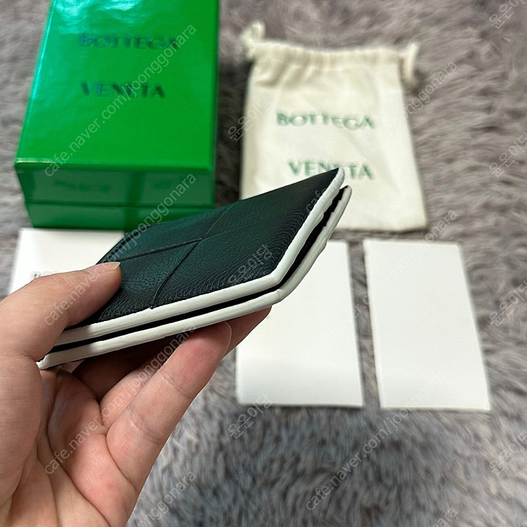 [풀구성] 보테가베네타 맥시 플랩 투톤 반지갑 차콜그레이 이미지