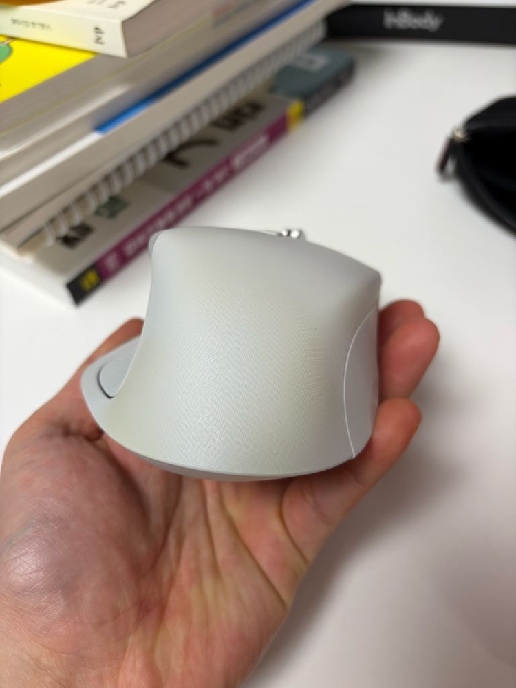 로지텍 MX master 4 팝니다 이미지