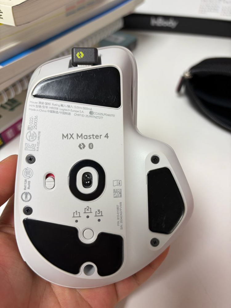 로지텍 MX master 4 팝니다 이미지