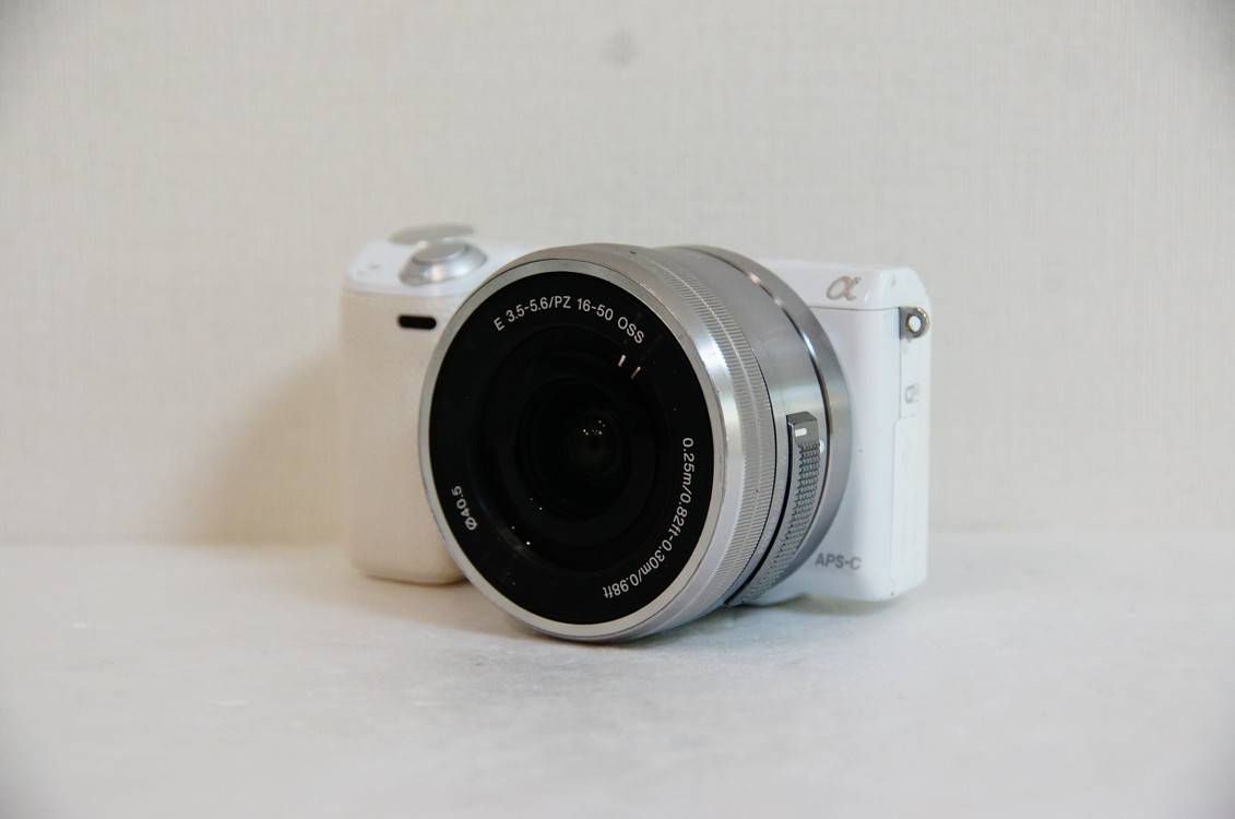 [소니] NEX-5T 화이트 미러리스카메라팝니다. 이미지