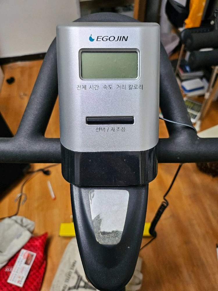실내 자전거 운동기구 이미지