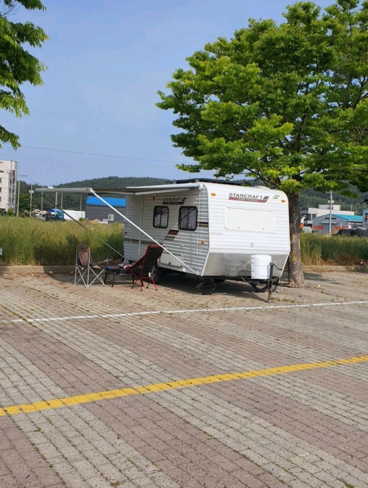 15피트 카라반 캠핑카 이미지
