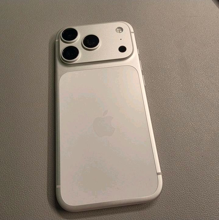 신품급 아이폰 17 프로 실버 자급제 256 풀박스 이미지