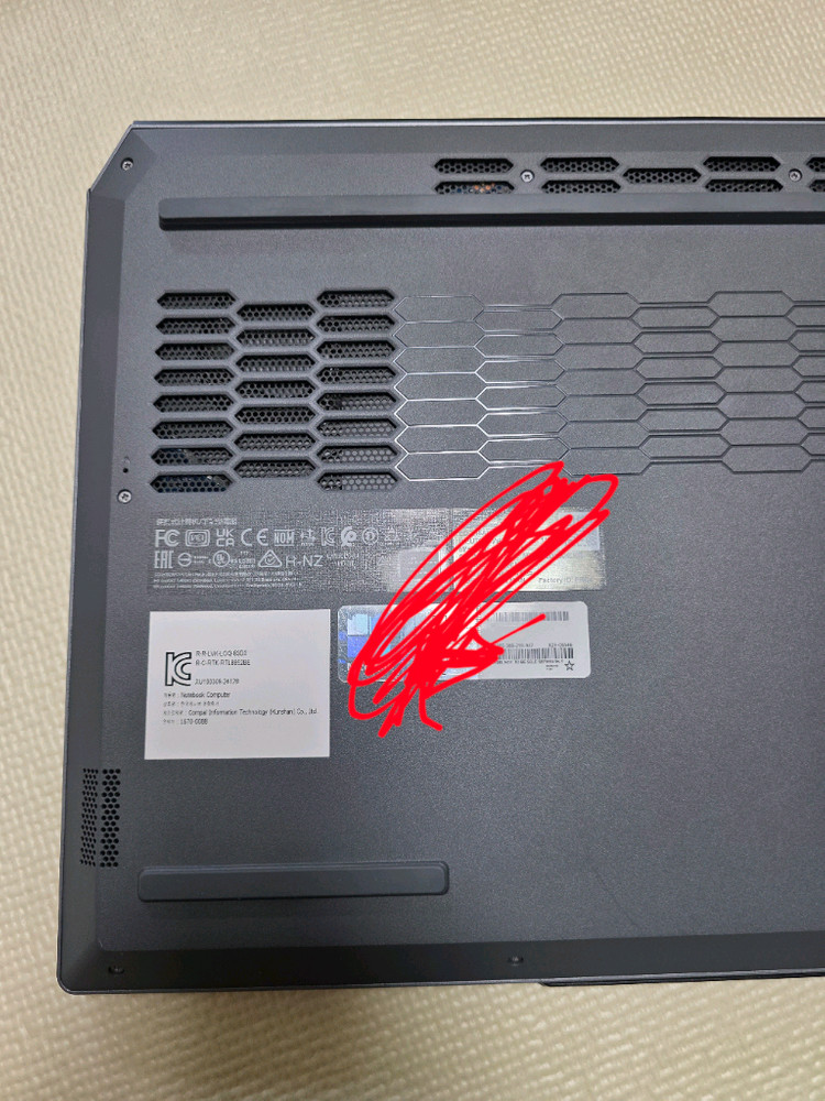 S급 레노버 게이밈 노트북 R7 8845hs 32램 SSD 1테라 이미지