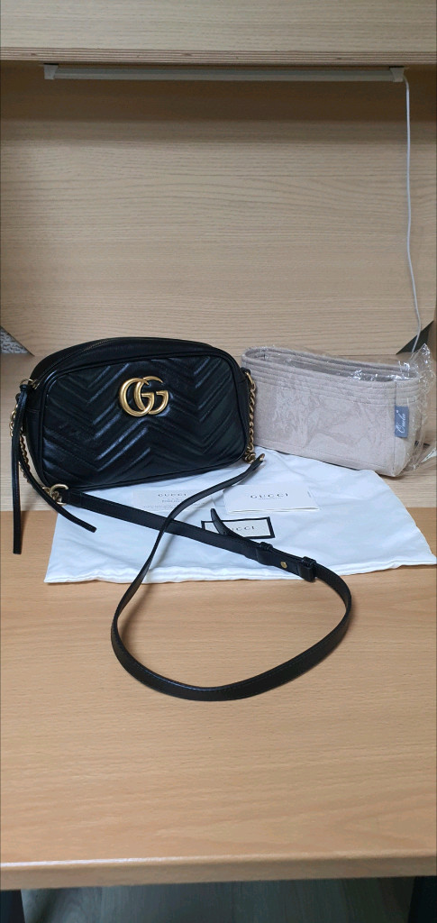 구찌 마몬트 마틀라세 스몰 크로스백 새상품급 정품(감정O)프라다루이비통디올고야드샤넬셀린느보테가생로랑발렌시아가가방 이미지