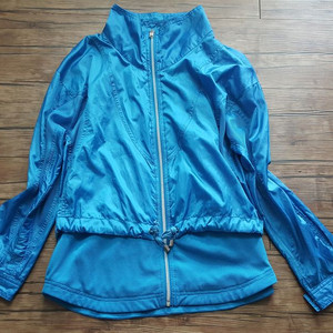 여성 사이즈90 55 66 바람막이 점퍼 올리비아하슬러 이미지