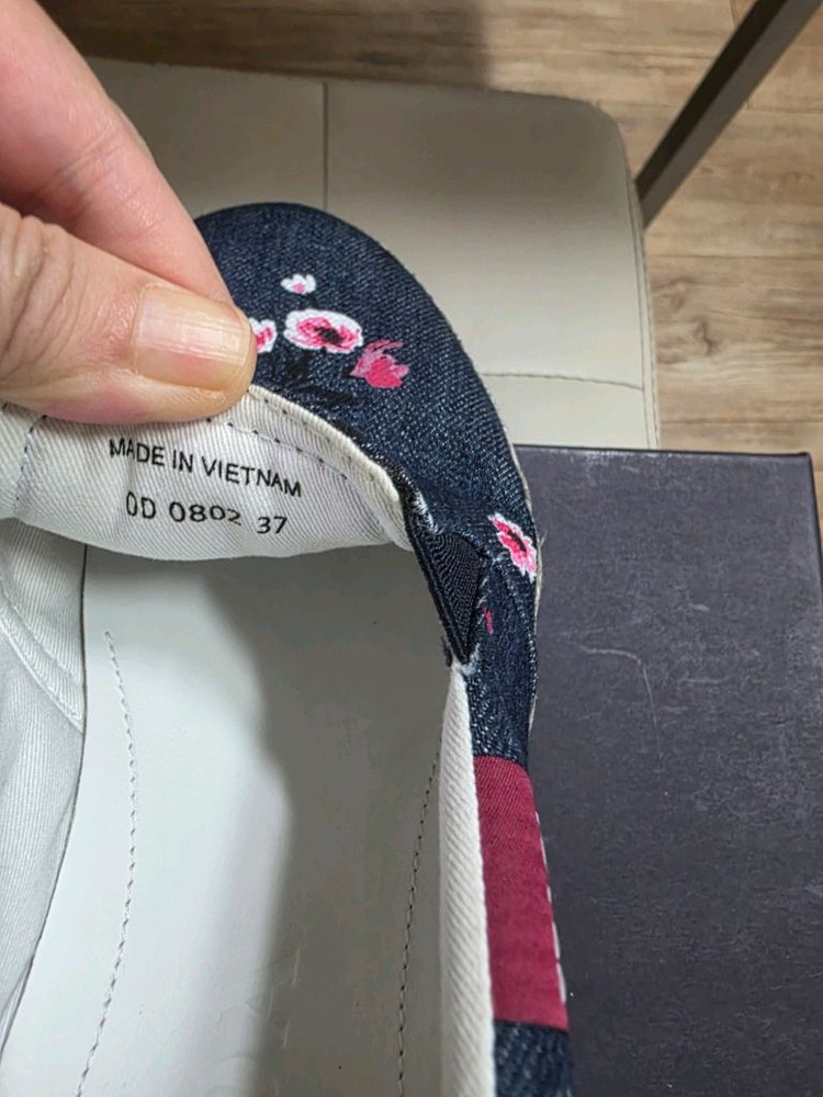 프라다 슬립온 (정품 이미지