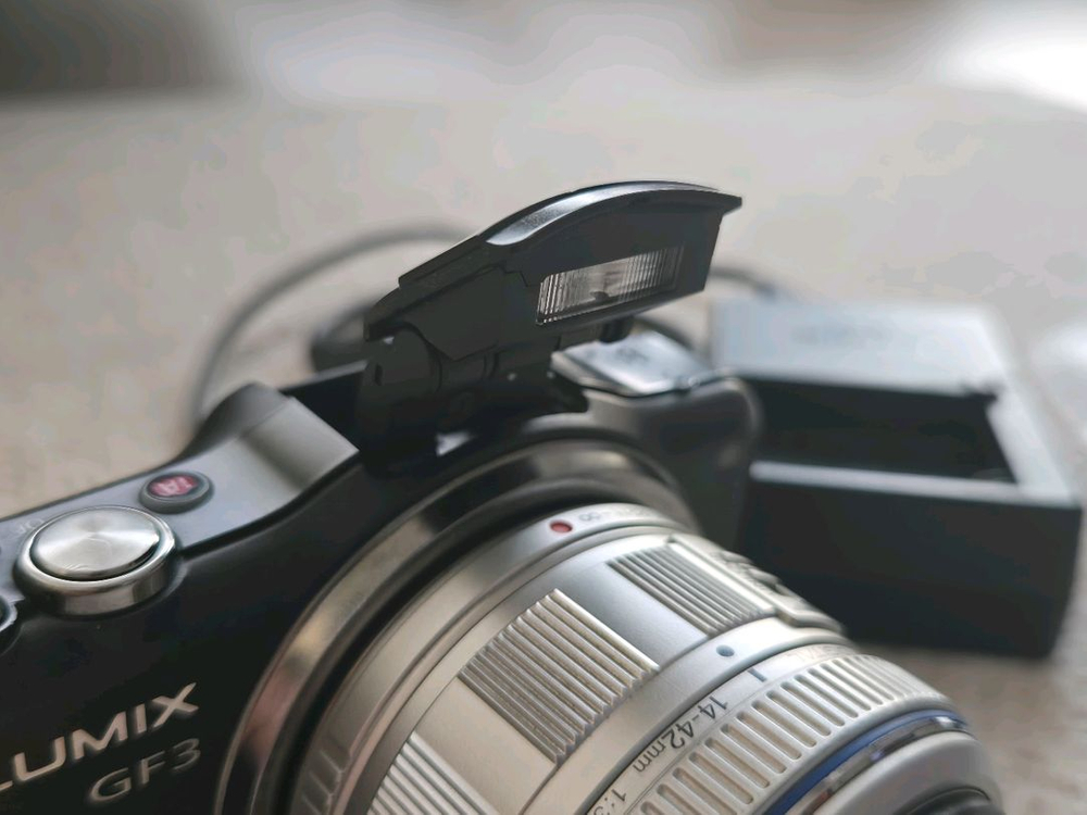 파나소닉 루믹스 GF3 블랙 미러리스 카메라 이미지