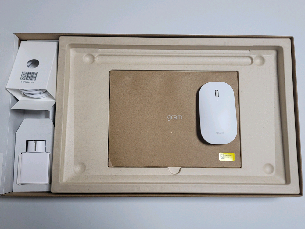 LG 그램 15Z90R 풀박 노트북 이미지