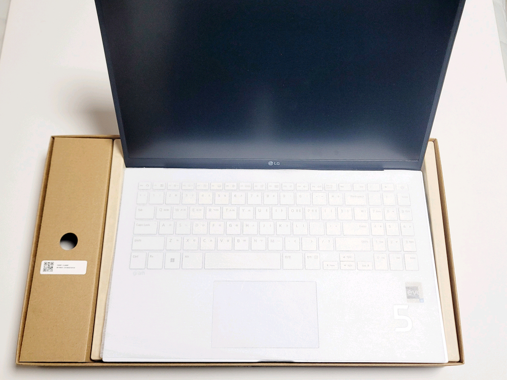 LG 그램 15Z90R 풀박 노트북 이미지