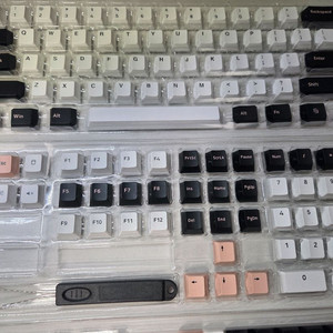 올리비아 키캡 pbt 이중사출 체리프로파일 이미지