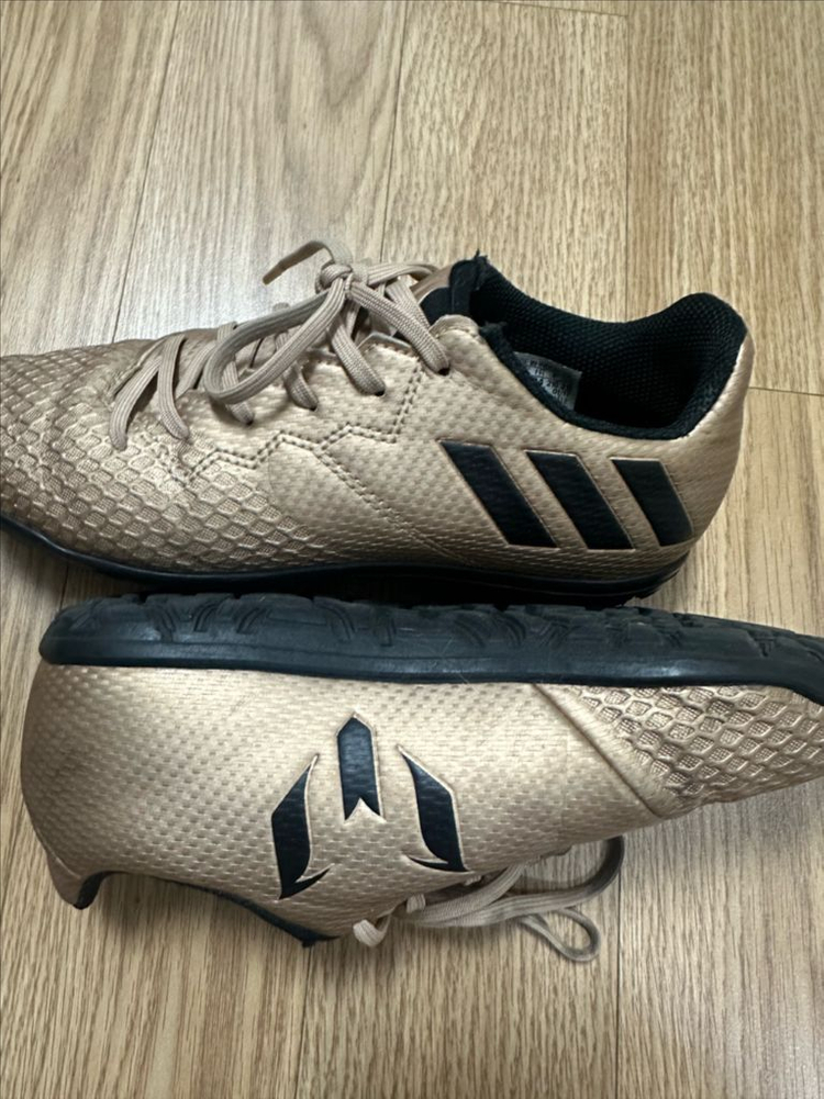 아디다스 키즈 풋살화 메시16.3 축구화 210사이즈 이미지