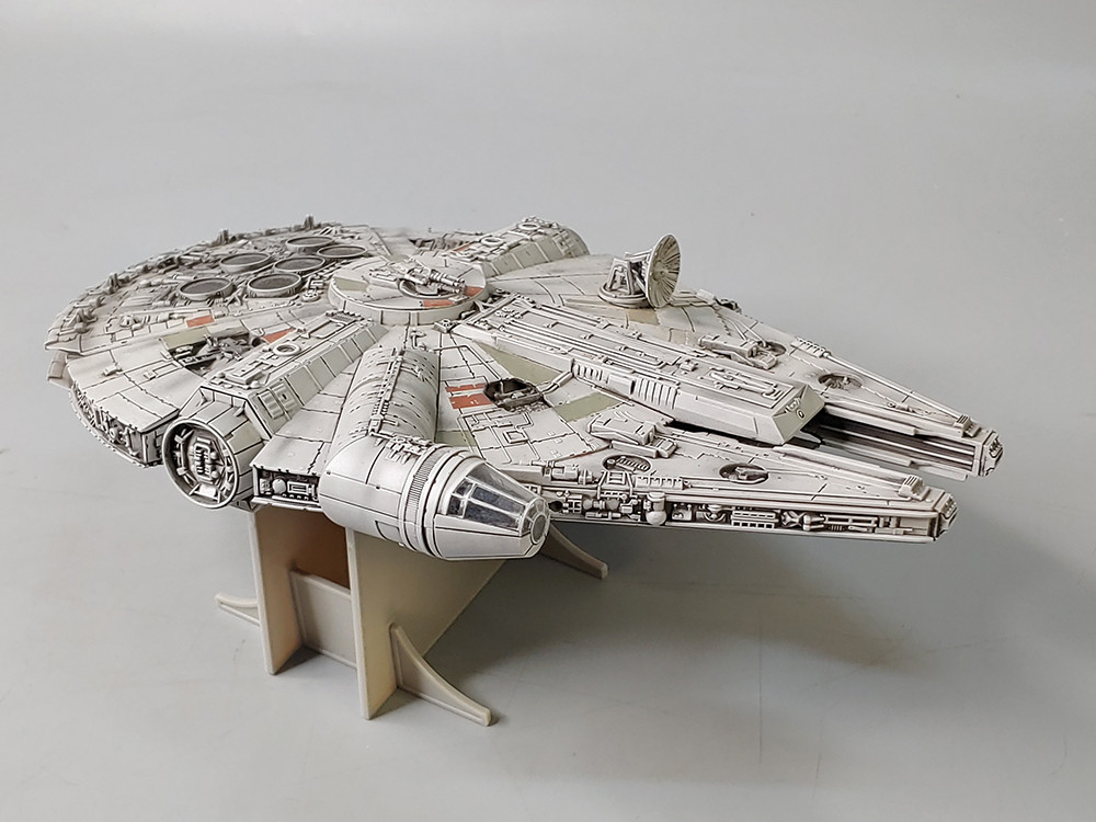 반다이 스타워즈 1/144 밀레니엄팔콘 도색완성작 Bandai 이미지
