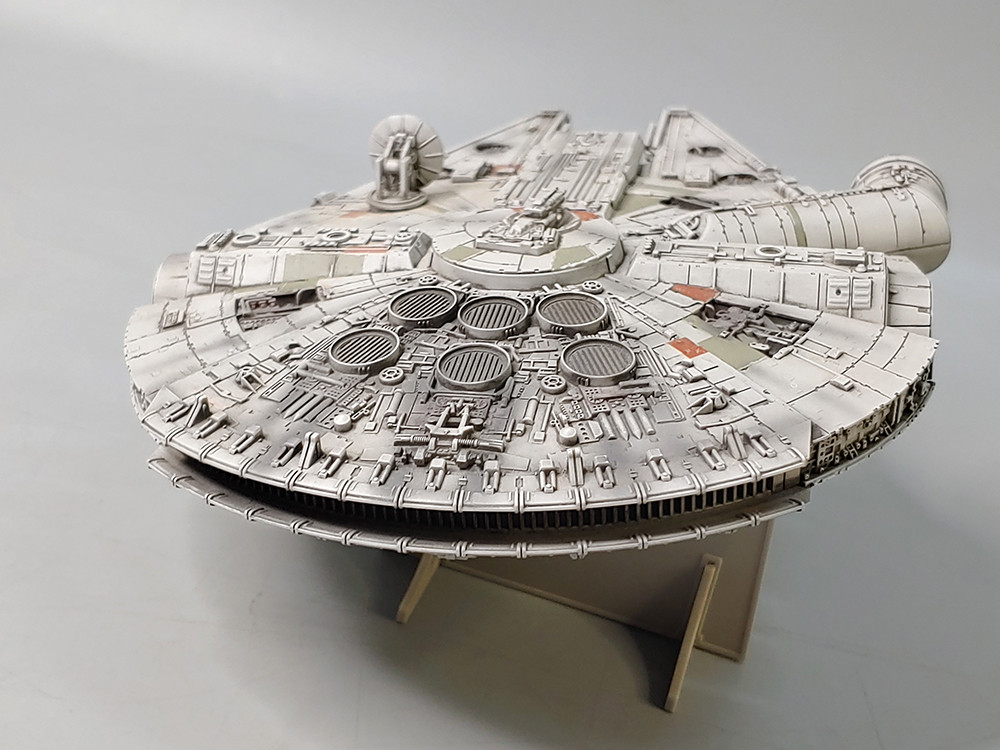 반다이 스타워즈 1/144 밀레니엄팔콘 도색완성작 Bandai 이미지