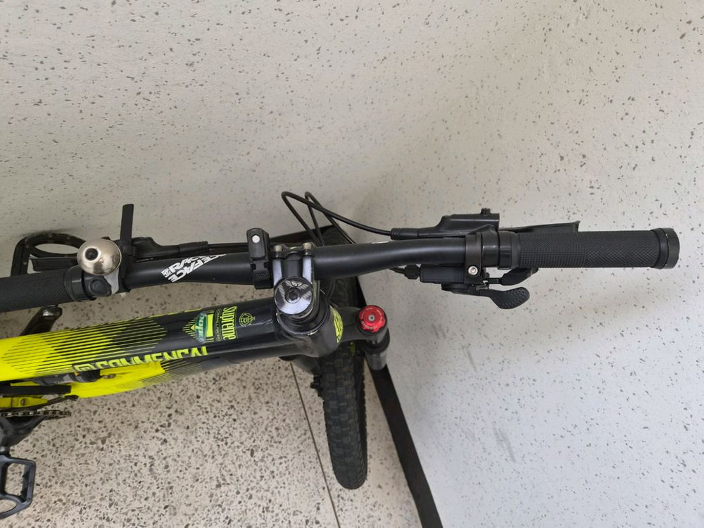 코멘샬 슈프림 풀샥 20인치 자전거 이미지