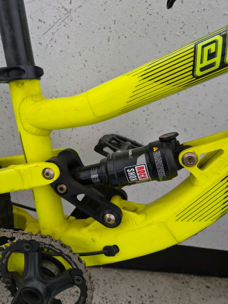 코멘샬 슈프림 풀샥 20인치 자전거 이미지