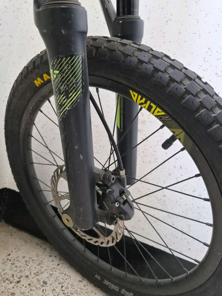 코멘샬 슈프림 풀샥 20인치 자전거 이미지