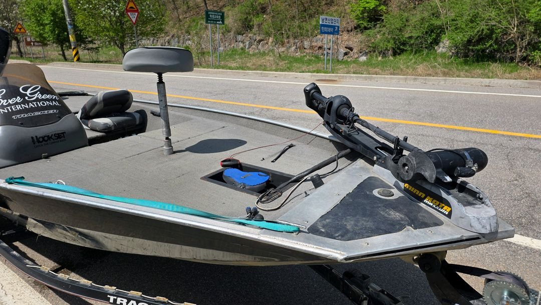 낚시보트 이미지