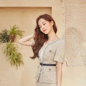 잇미샤 서현 룩북 반팔 트위드 자켓 올드머니룩 출근룩 하객룩 결혼식 이미지