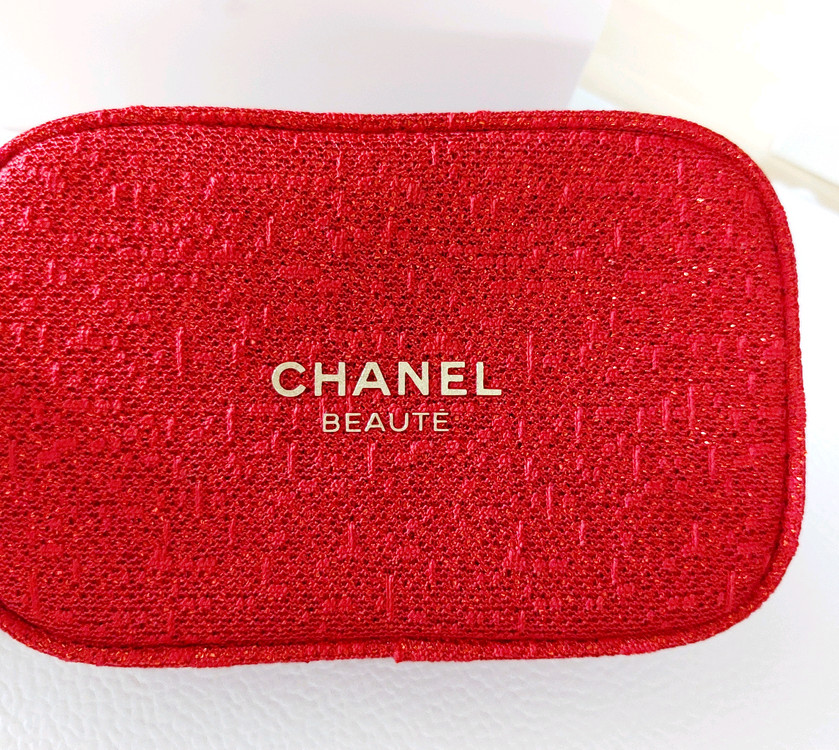홀리데이 샤넬 뷰티 파우치 새상품 체인 고리 있음 이미지