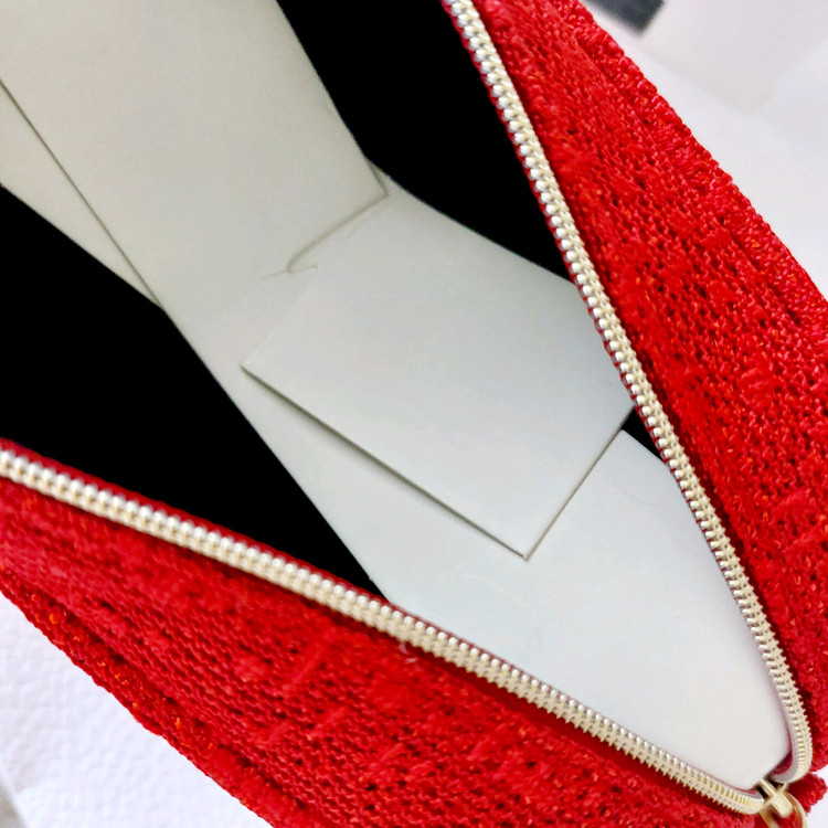 홀리데이 샤넬 뷰티 파우치 새상품 체인 고리 있음 이미지