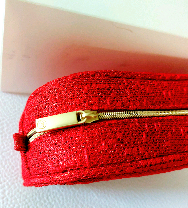 홀리데이 샤넬 뷰티 파우치 새상품 체인 고리 있음 이미지