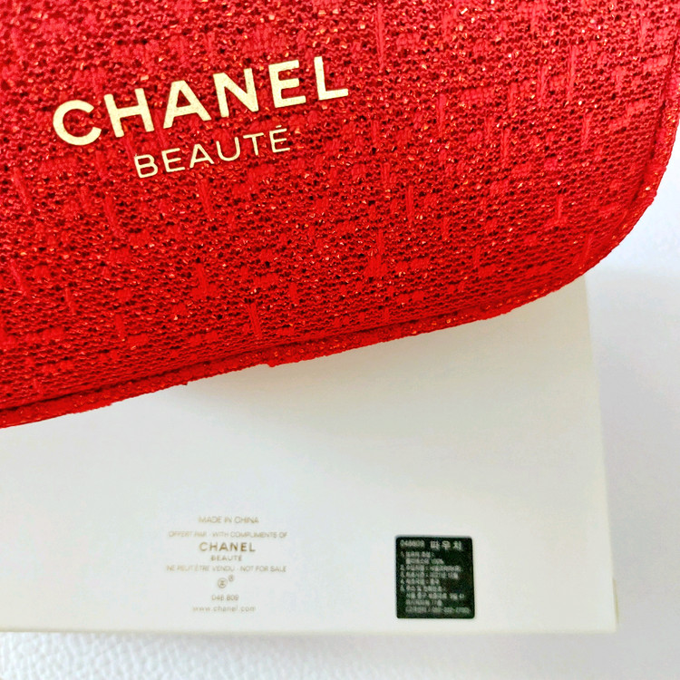 홀리데이 샤넬 뷰티 파우치 새상품 체인 고리 있음 이미지
