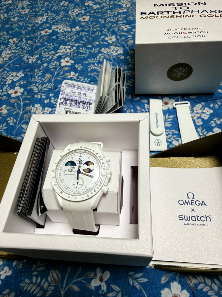 오메가 문스와치 문샤인골드 이미지