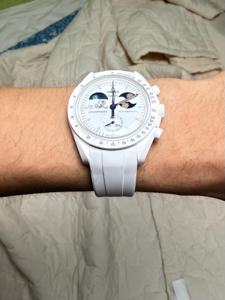 오메가 문스와치 문샤인골드 이미지