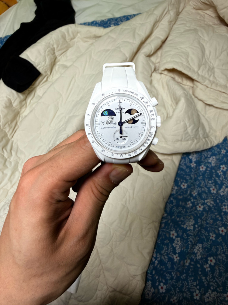 오메가 문스와치 문샤인골드 이미지