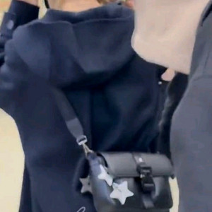 디올 실버 별참 (쇼핑백 오너먼트) 낱개 판매 (BTS 지민) 이미지
