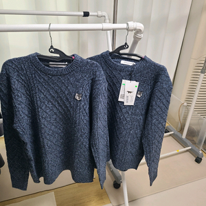 메종키츠네폭스헤드니트네이비남여새옷 이미지