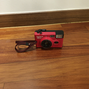 예쁜 빈티지 코니카 필름카메라 이미지