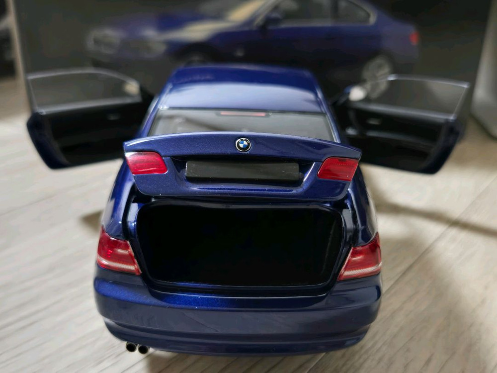 1:18 교쇼 330i 쿠페 블루 모헝 다이캐스트 팝니다 이미지