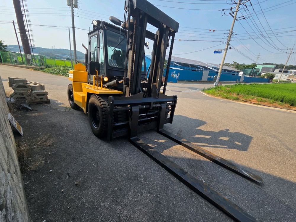 특A급 두산 10톤 중고지게차 2004년식 풀옵션 디젤지게차 매매 2500만원 이미지