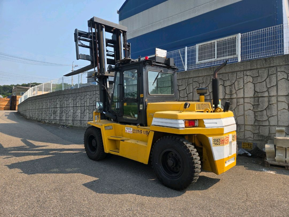 특A급 두산 10톤 중고지게차 2004년식 풀옵션 디젤지게차 매매 2500만원 이미지