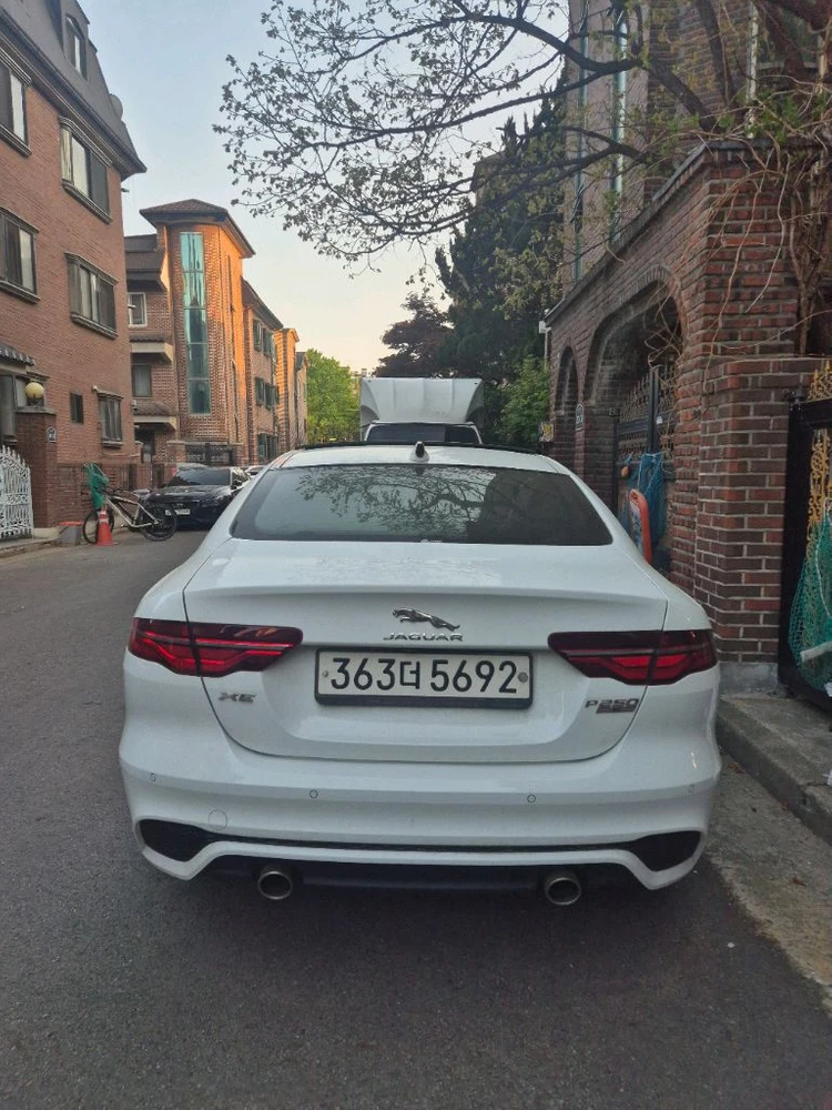 제규어 20년식 xe r dynamic 이미지
