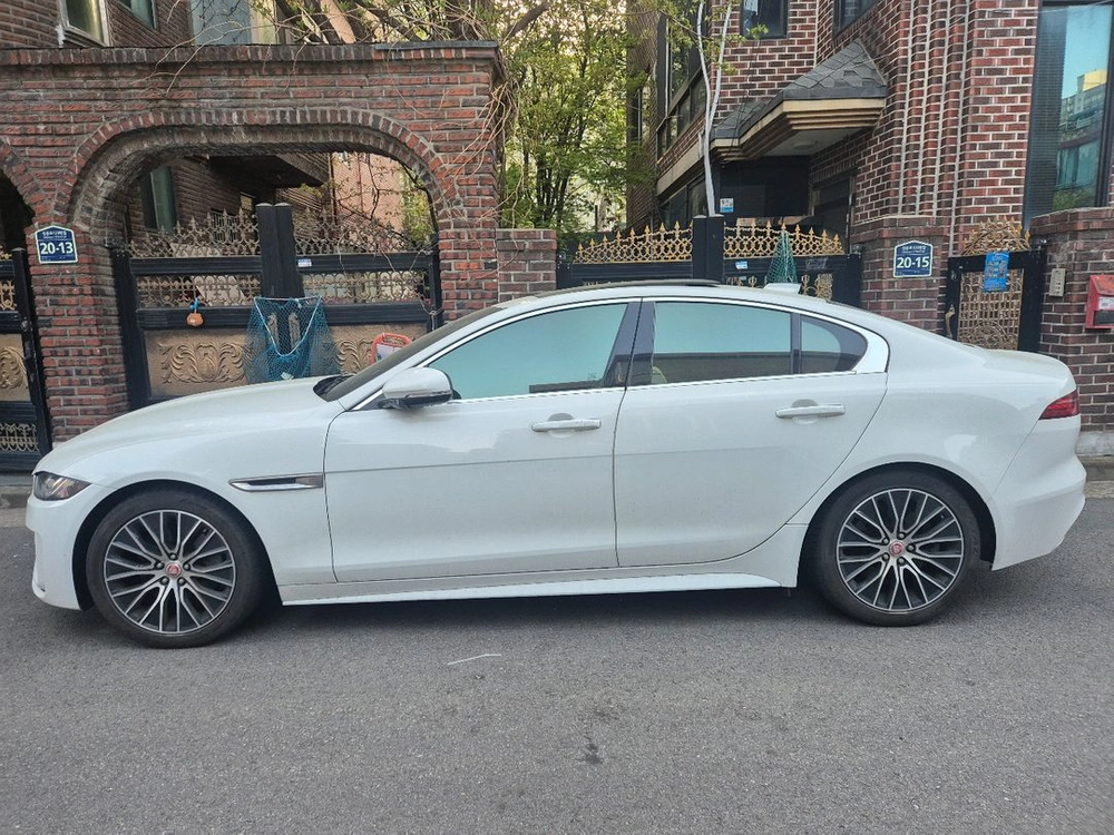 제규어 20년식 xe r dynamic 이미지